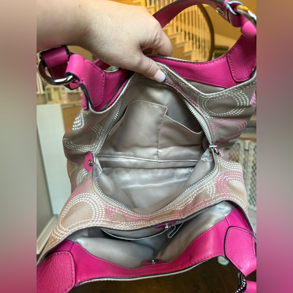 Coach F21920 Op Art Dotted Ashley Hobo Shoulder Bag Khaki Pink Branded Keychain - Picture 9 of 16